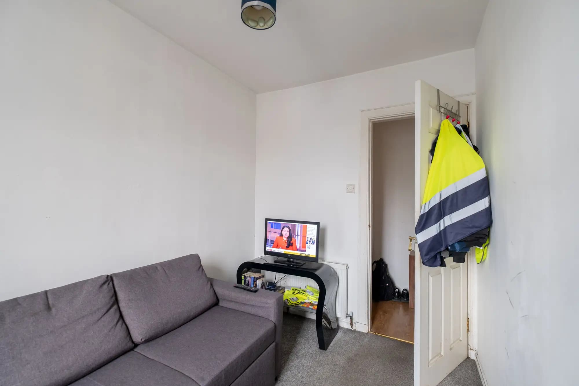 property photo 4 of 17