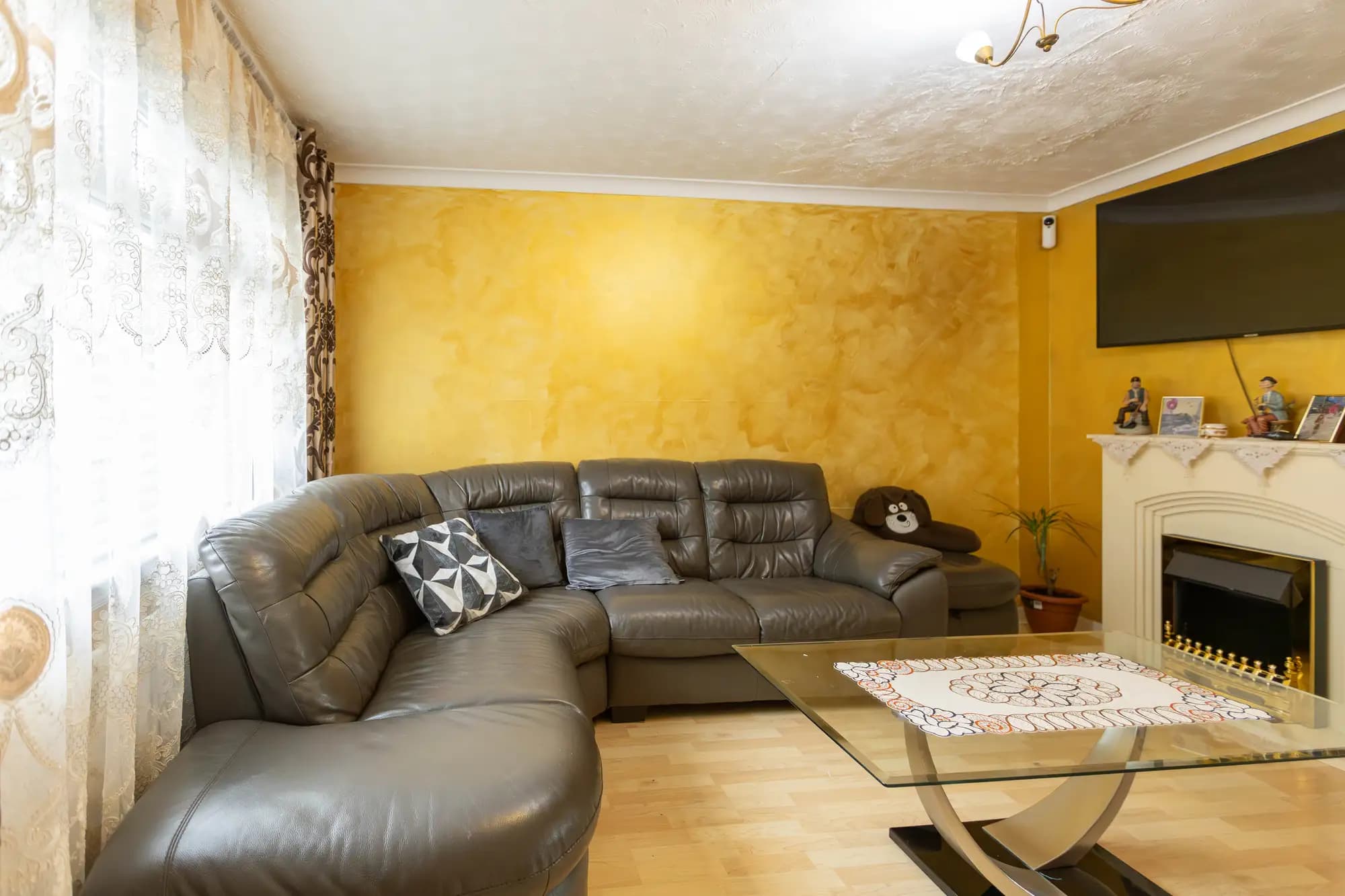 property photo 4 of 17