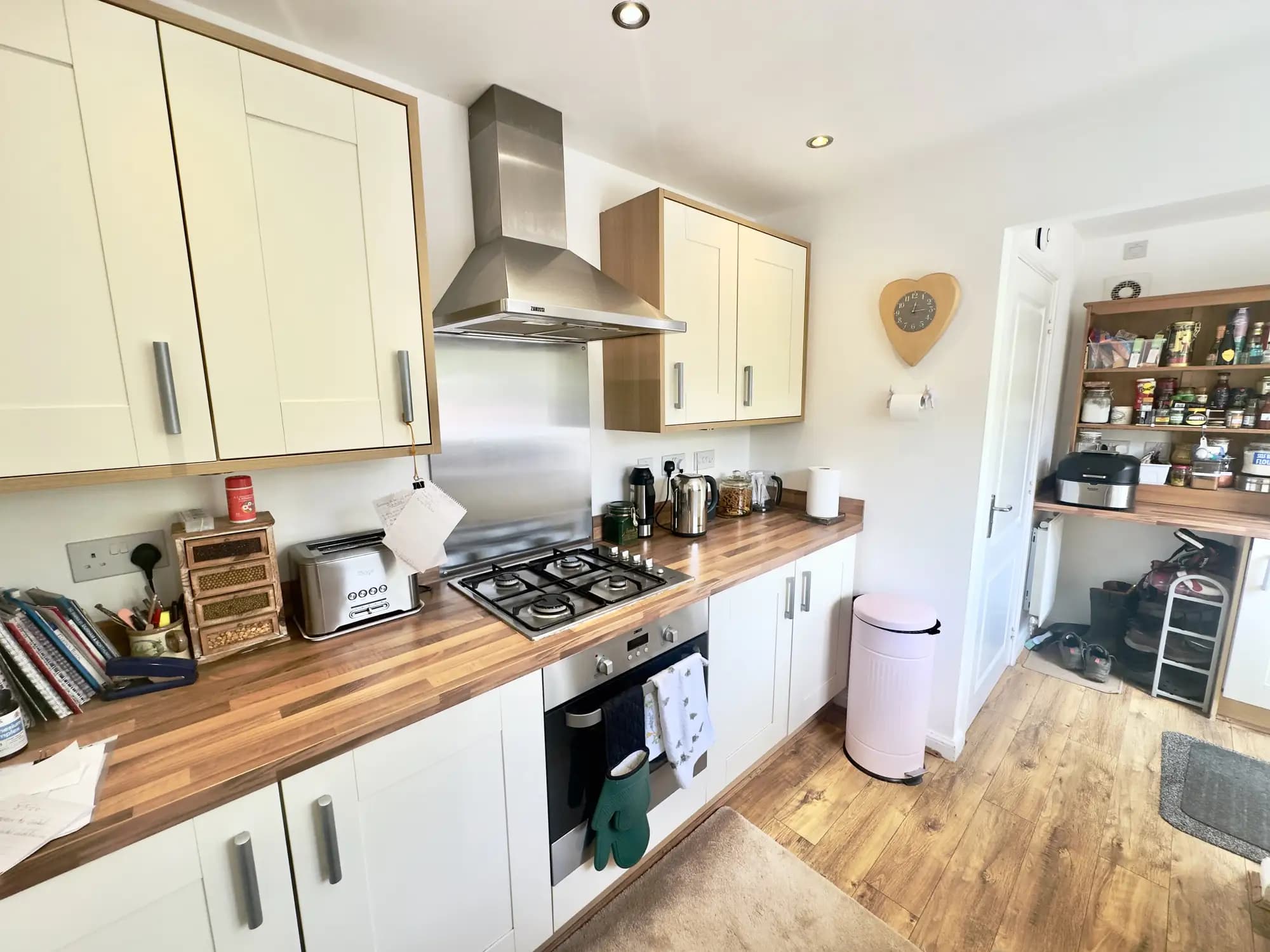 property photo 8 of 40