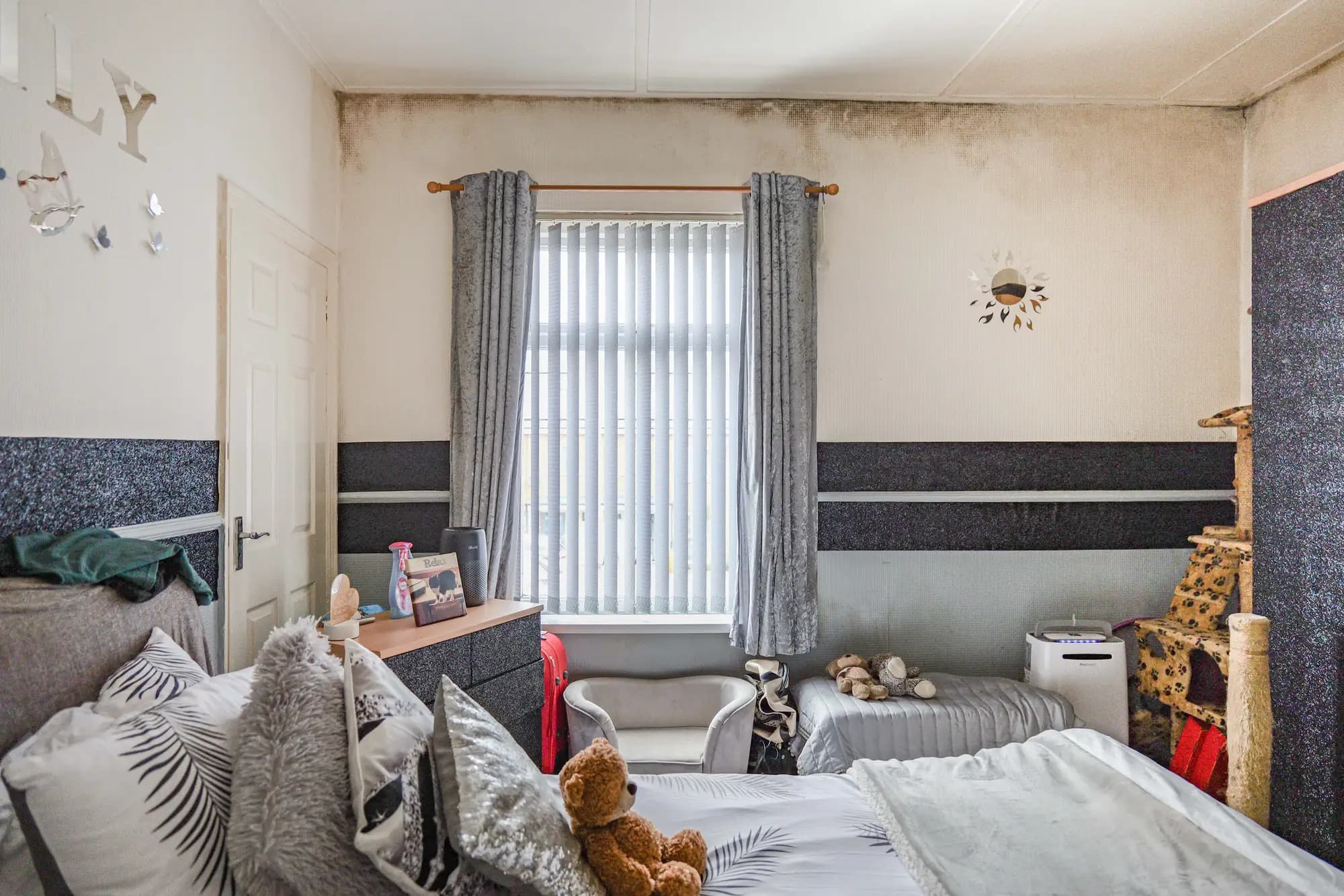 property photo 9 of 18