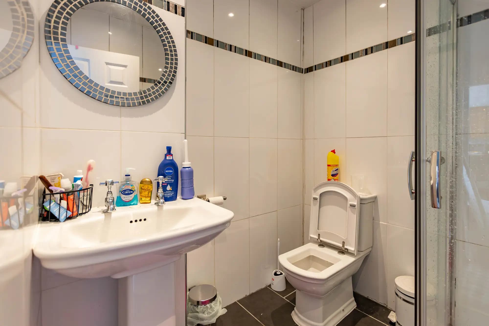 property photo 8 of 15