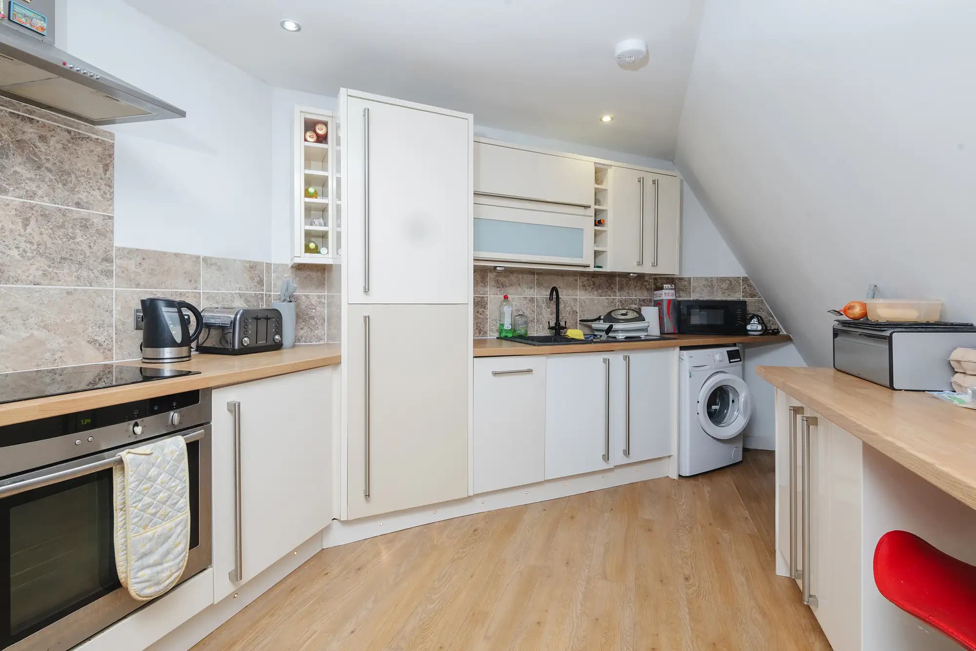 property photo 5 of 15