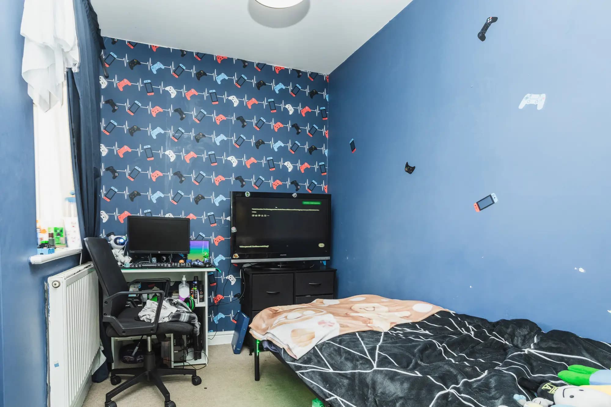 property photo 18 of 33