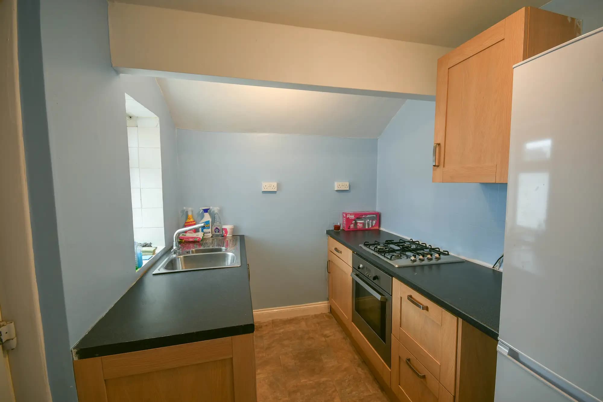 property photo 5 of 16