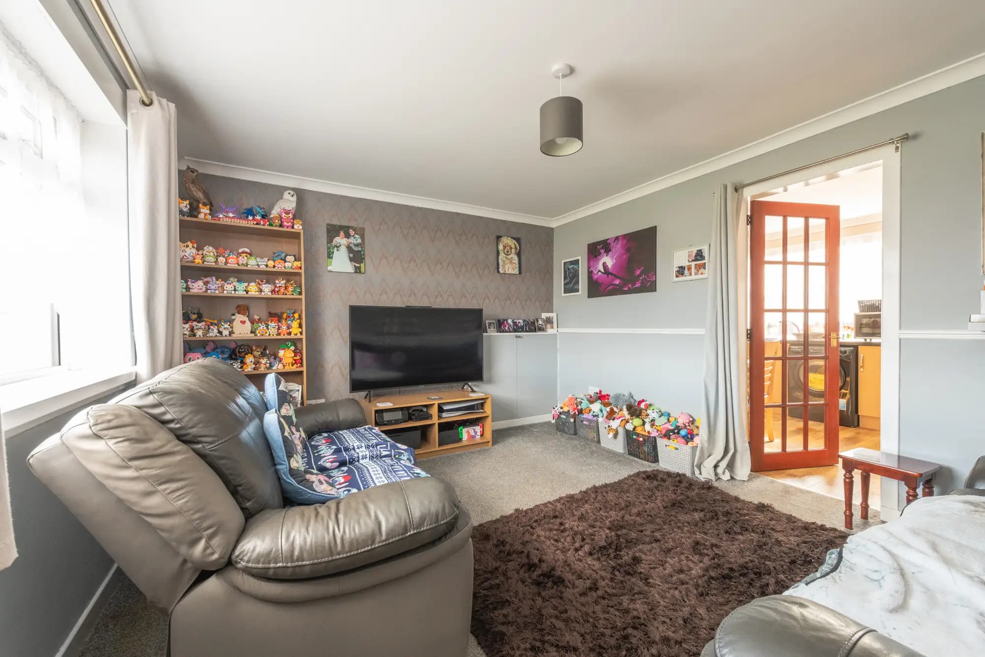 property photo 5 of 33