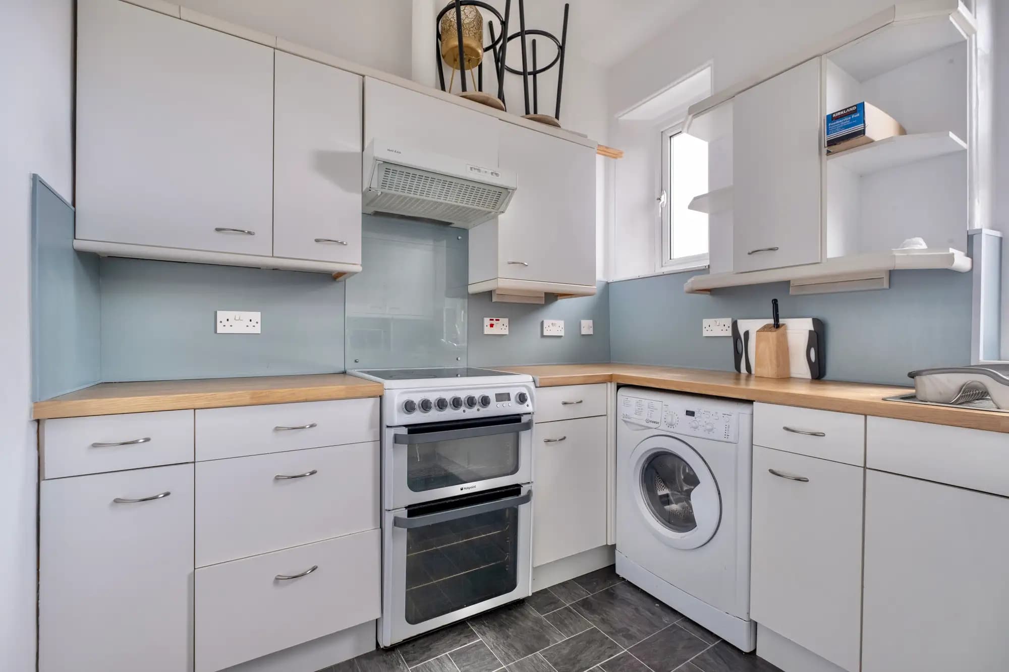 property photo 7 of 31