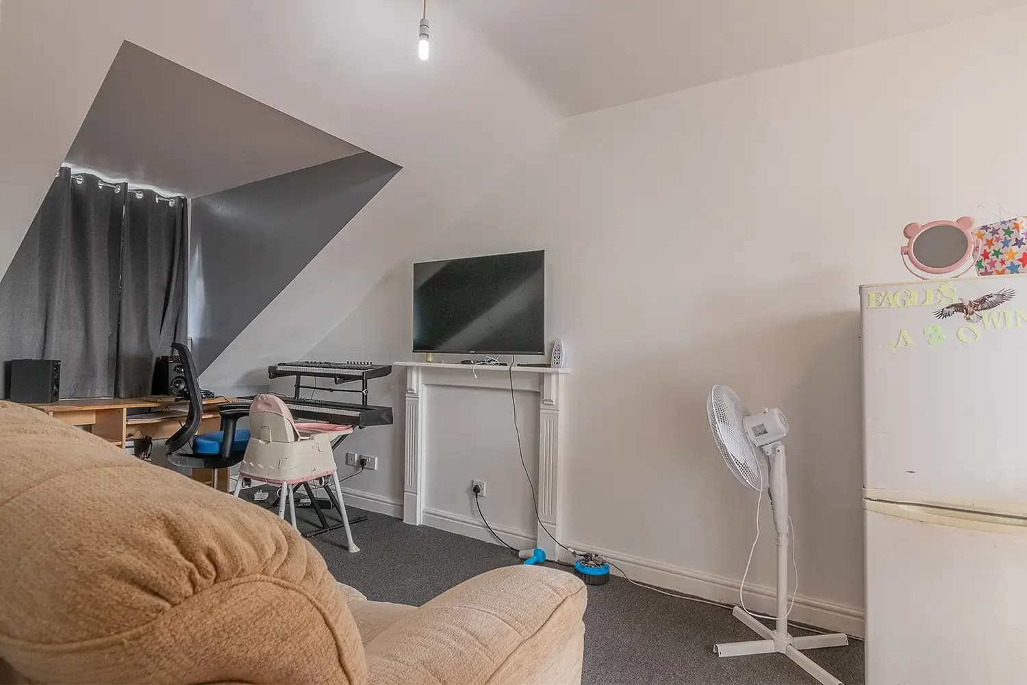 property photo 4 of 19