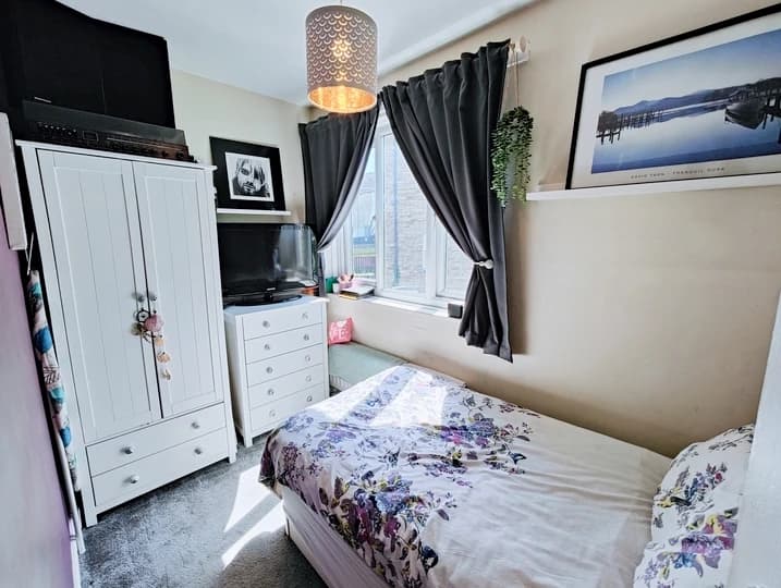 property photo 12 of 19