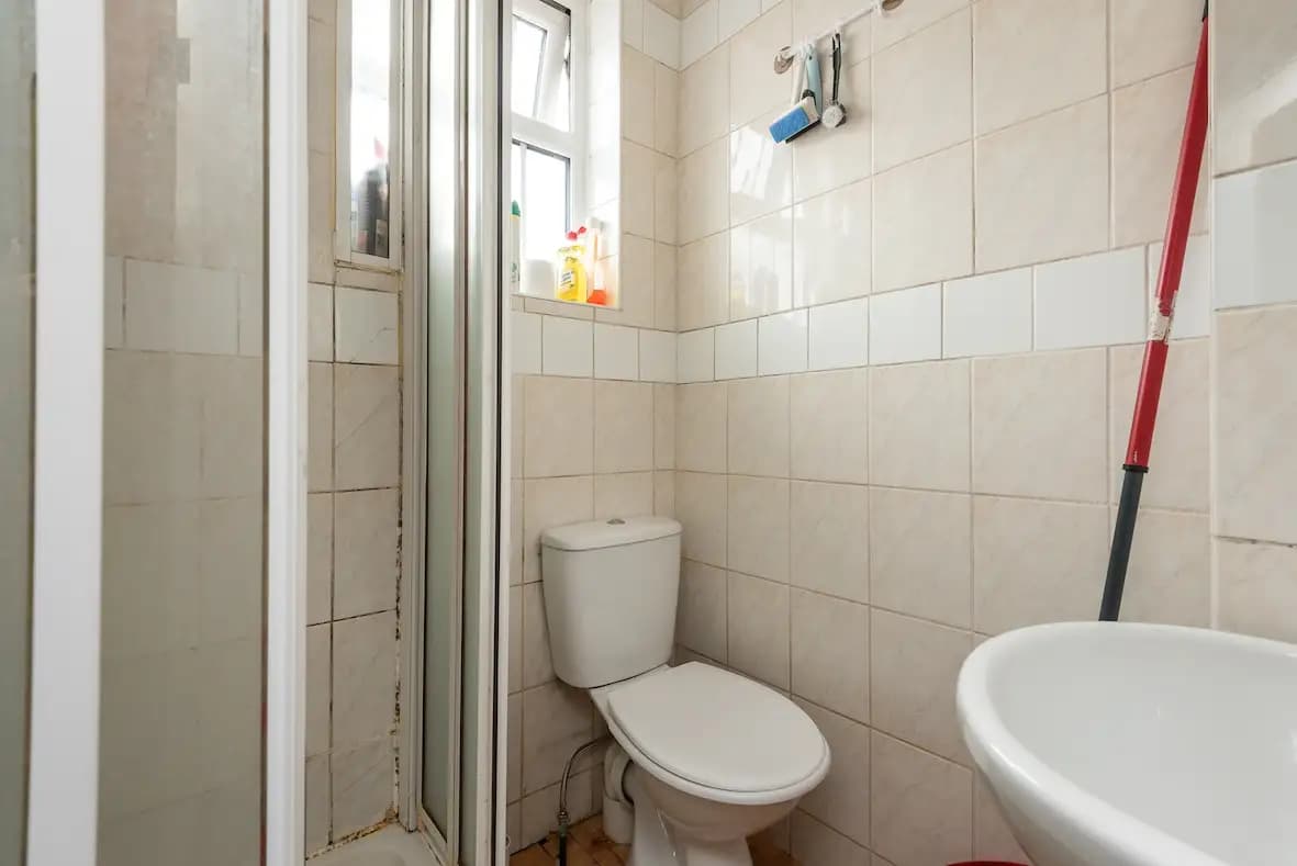 property photo 21 of 34