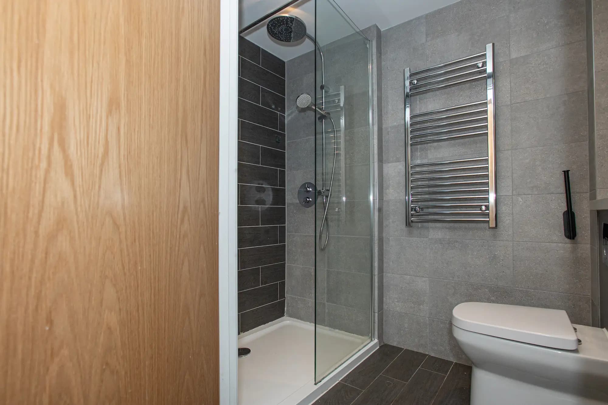 property photo 6 of 15