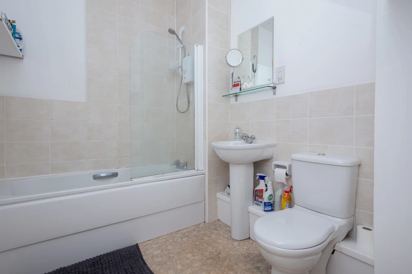 property photo 8 of 19