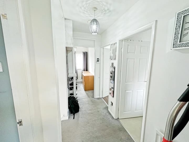 property photo 17 of 25