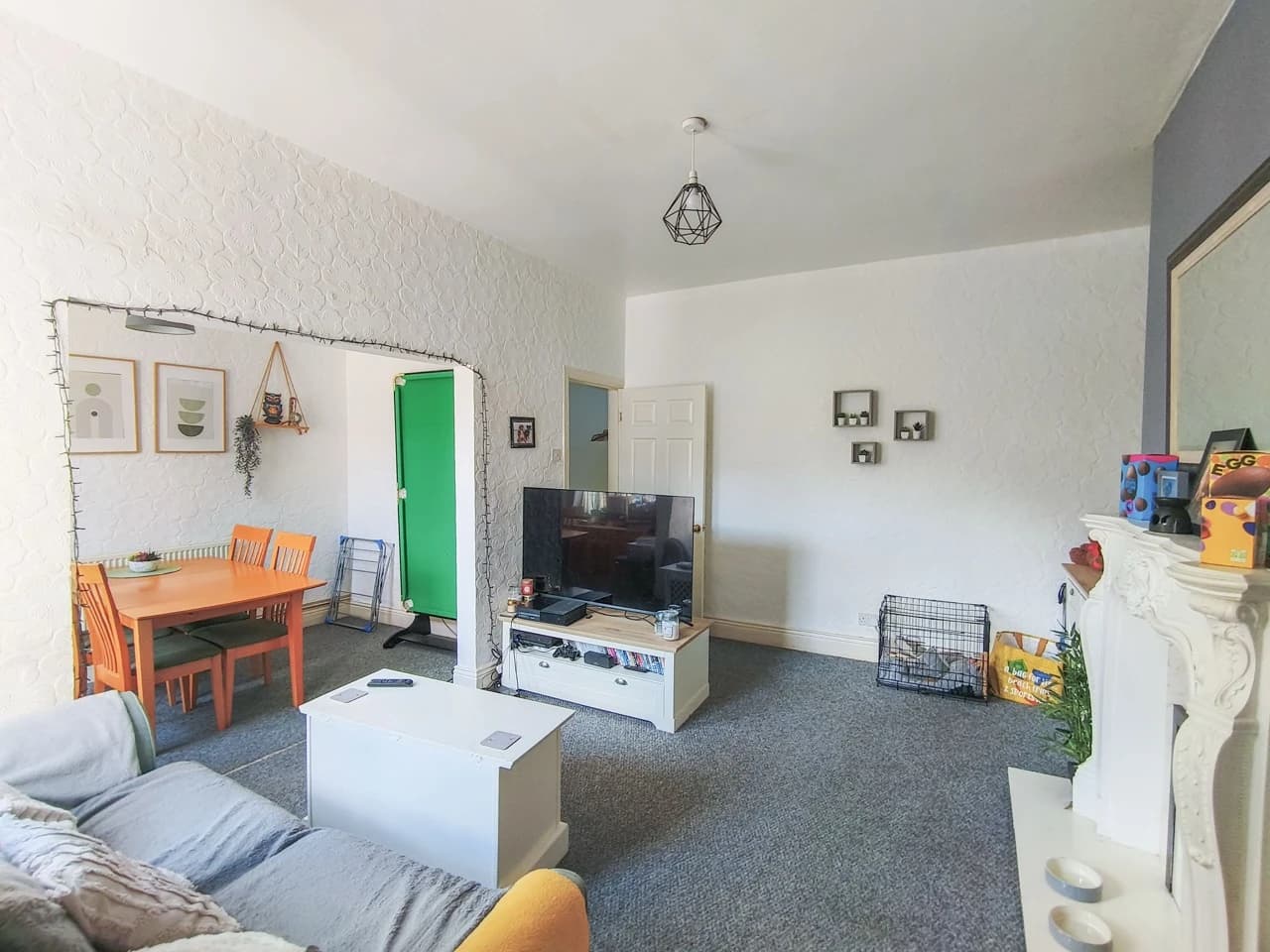 property photo 4 of 18