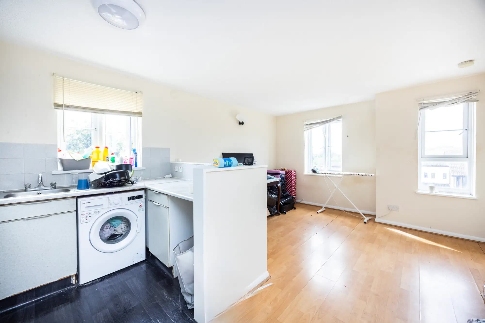 property photo 6 of 11