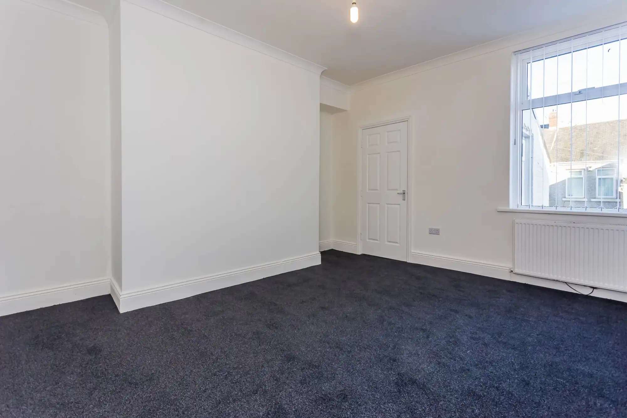 property photo 4 of 18