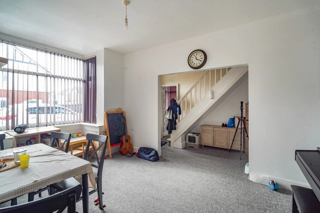 property photo 5 of 24