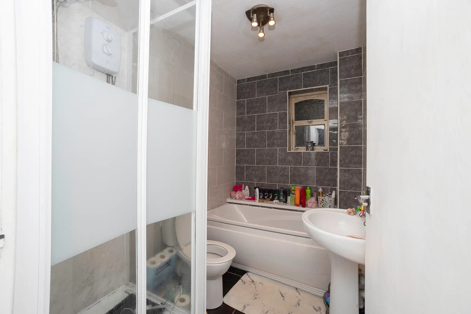 property photo 11 of 13