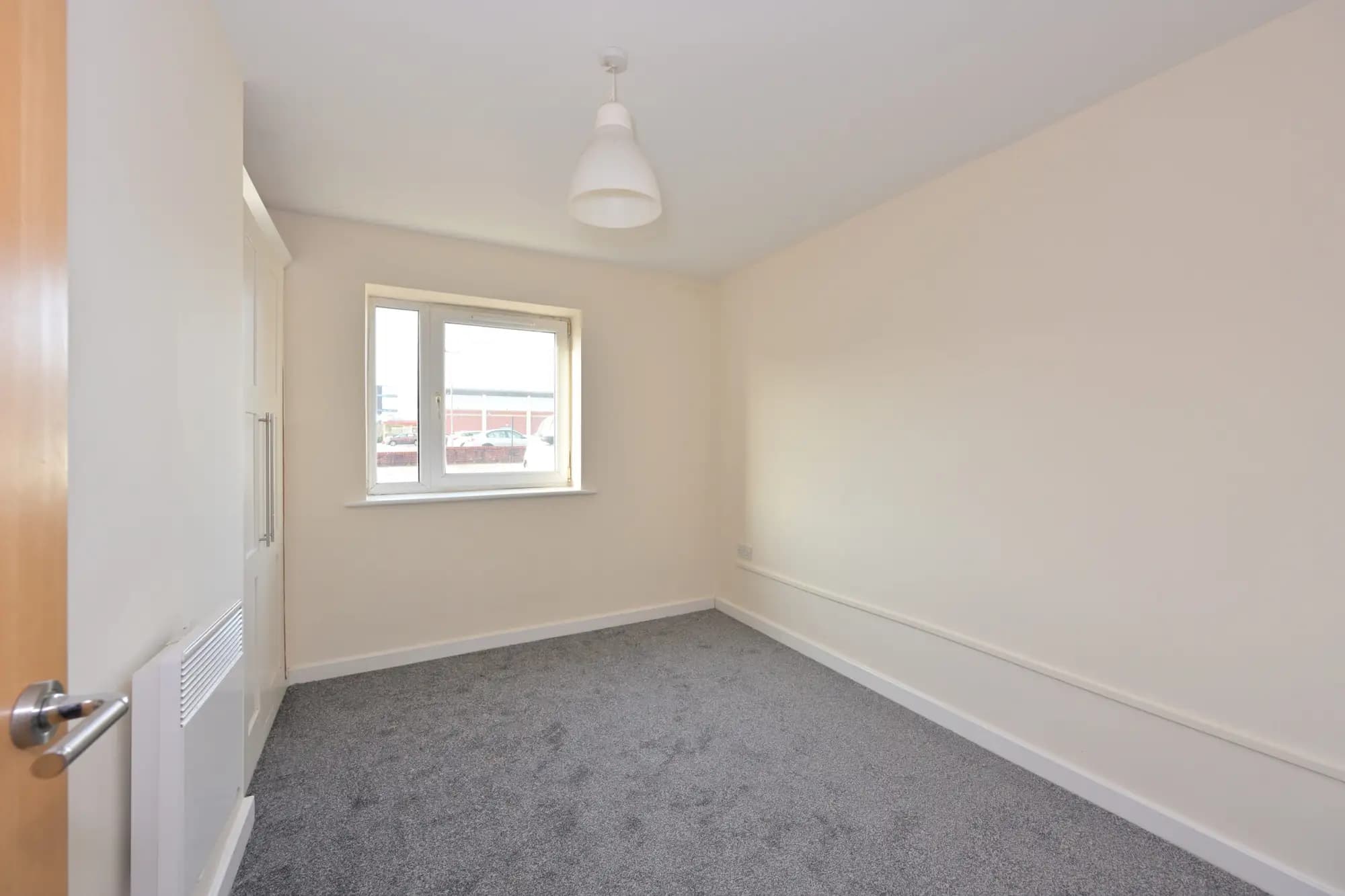 property photo 14 of 17