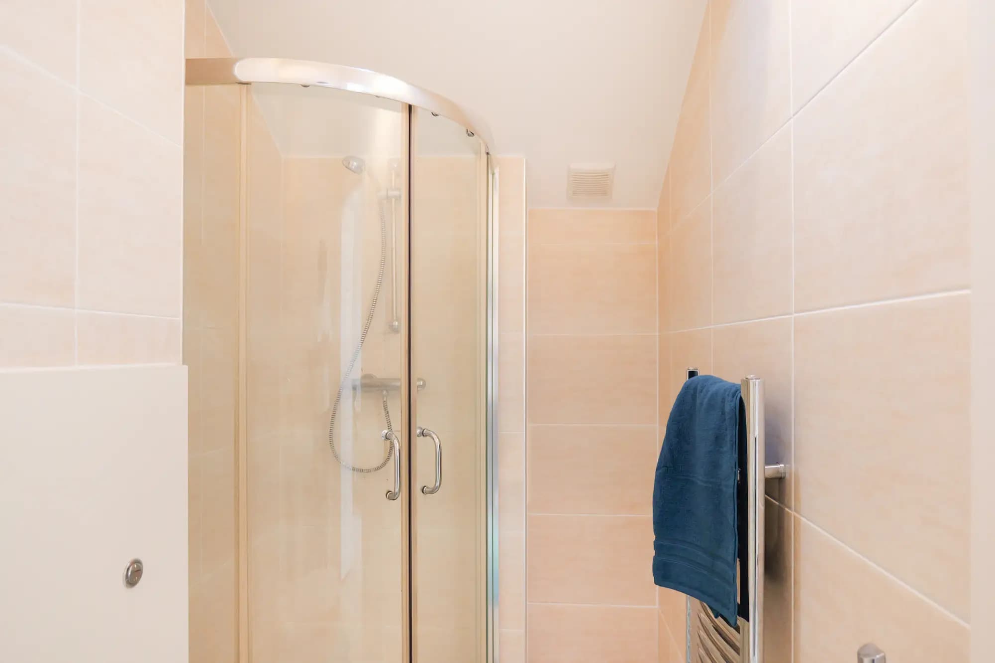property photo 11 of 37