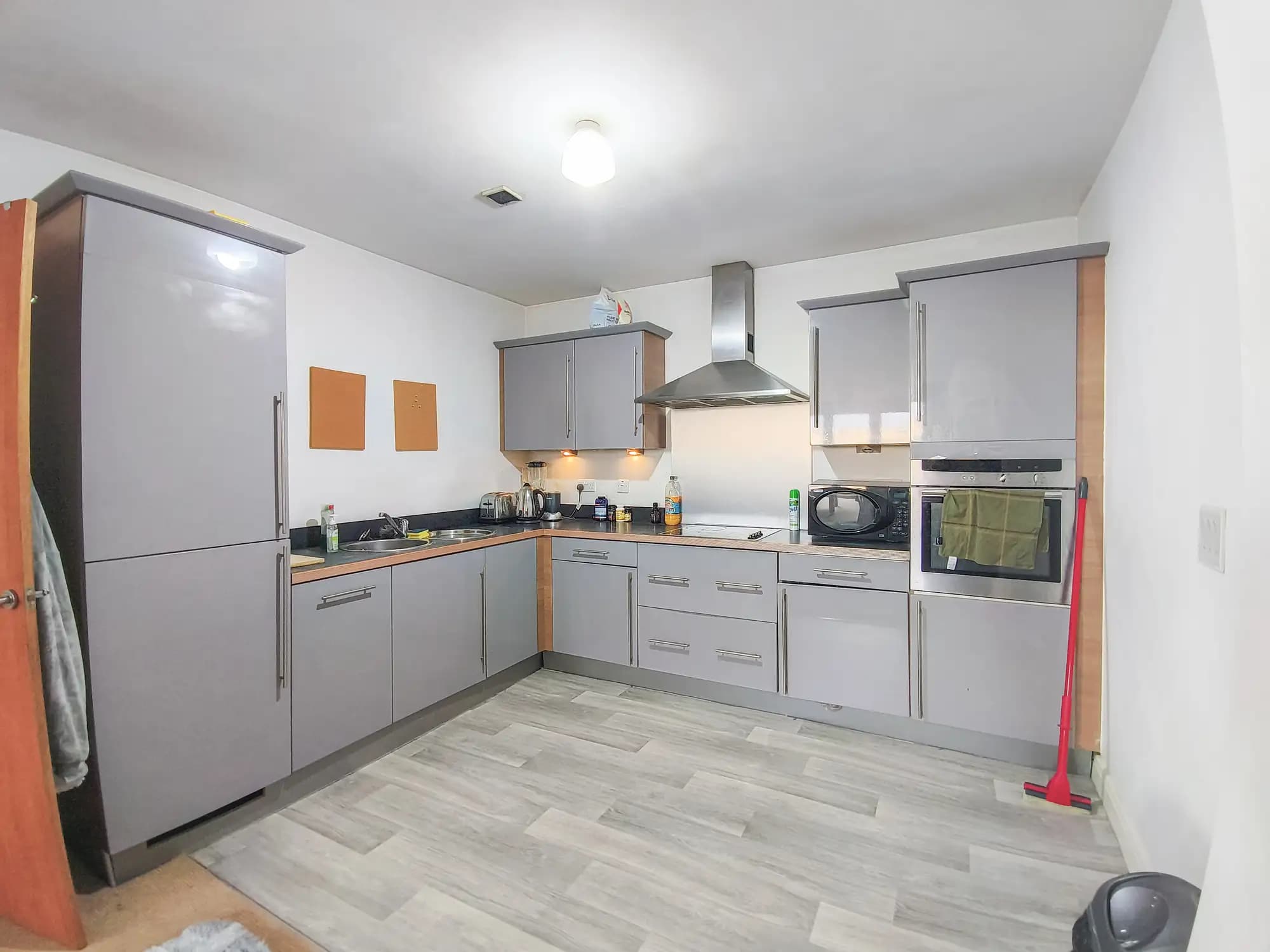 property photo 4 of 11