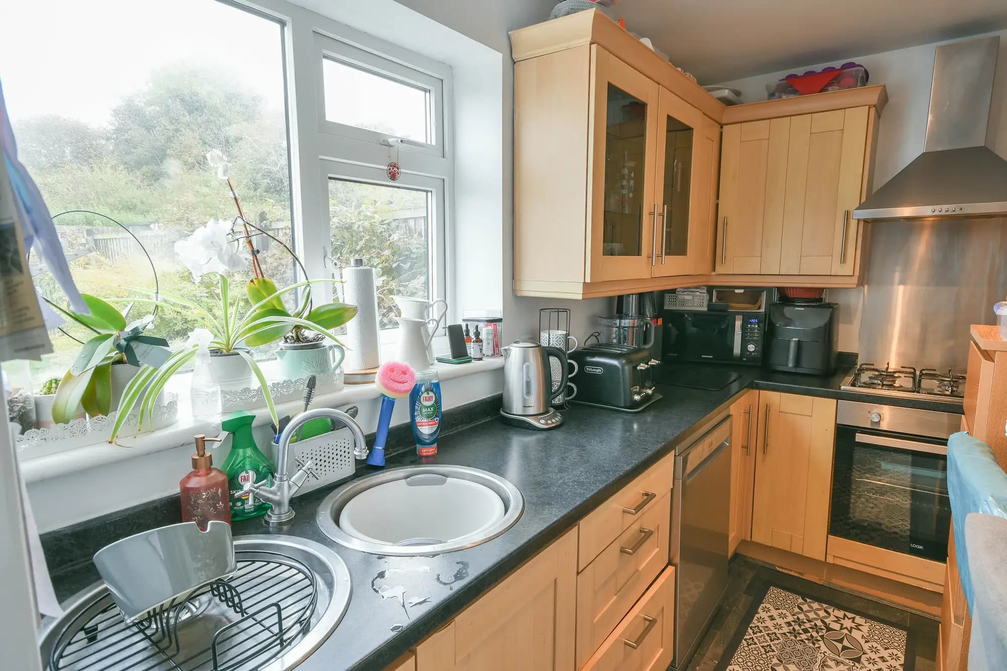property photo 6 of 20