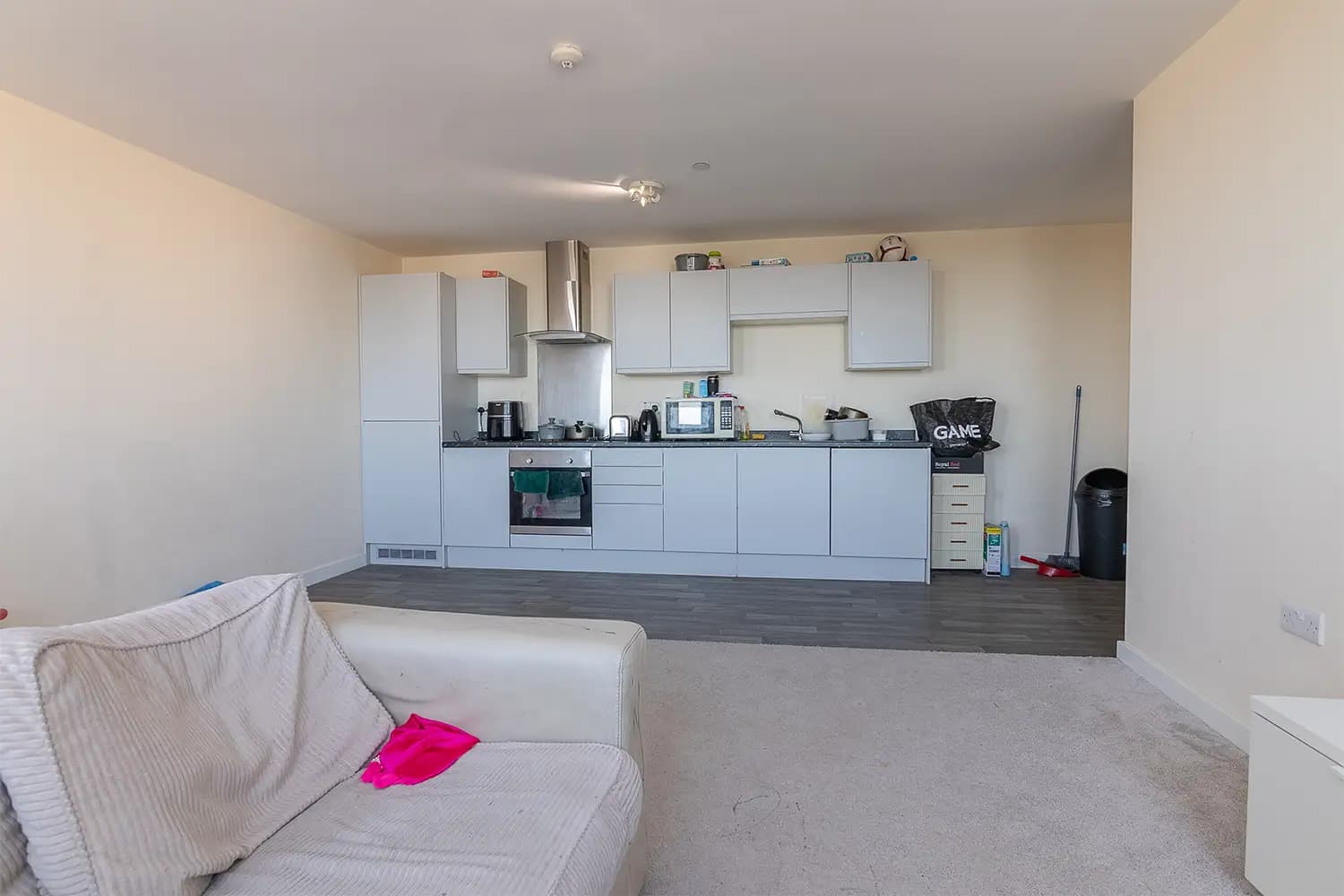 property photo 6 of 28