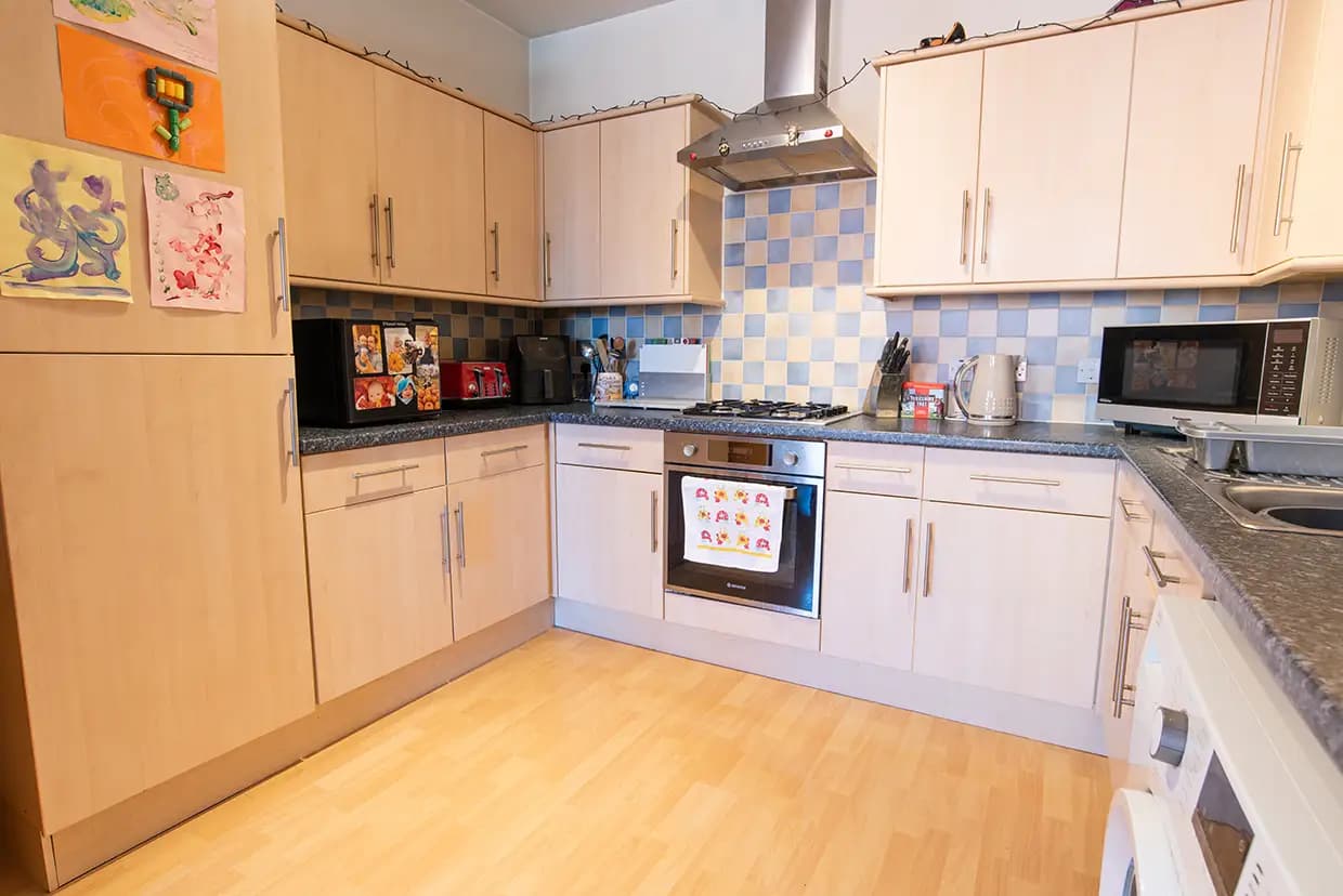 property photo 13 of 18