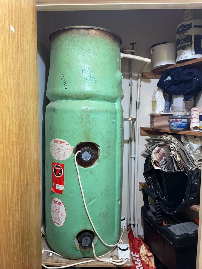 property photo 8 of 11