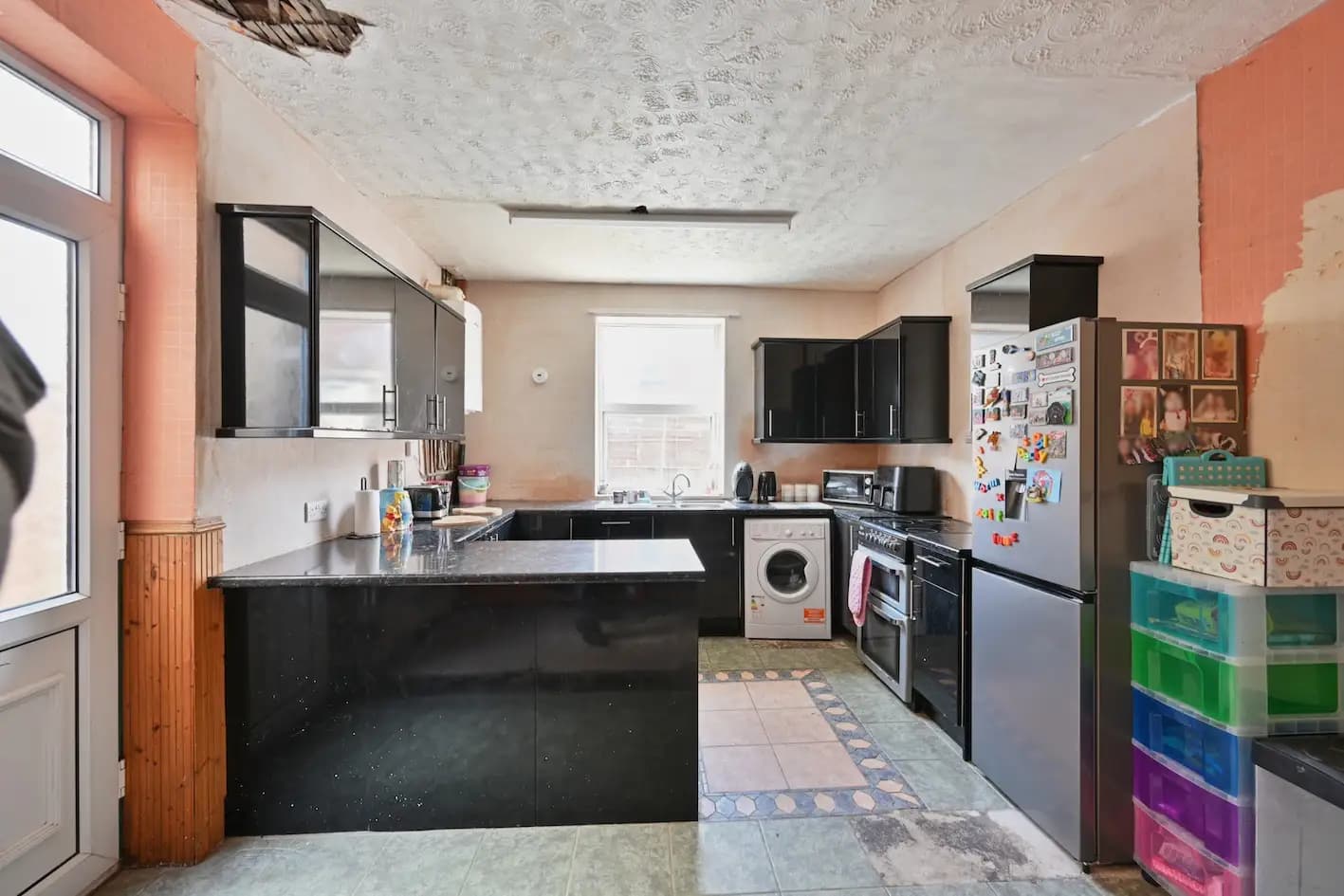 property photo 5 of 18