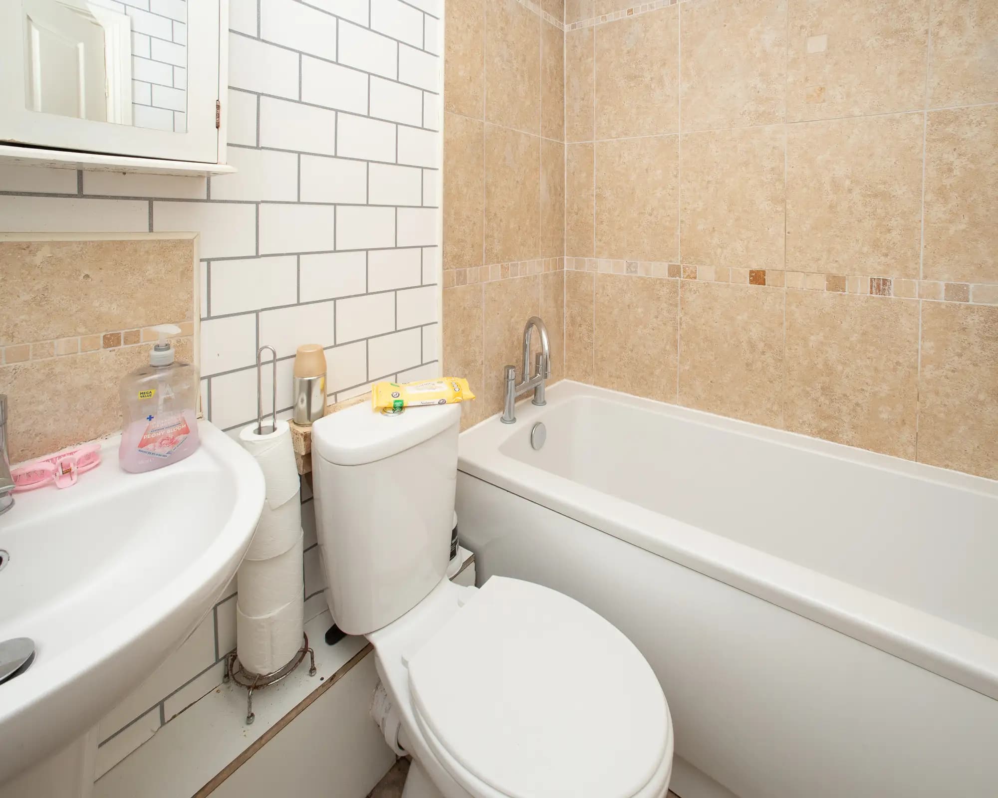 property photo 11 of 25