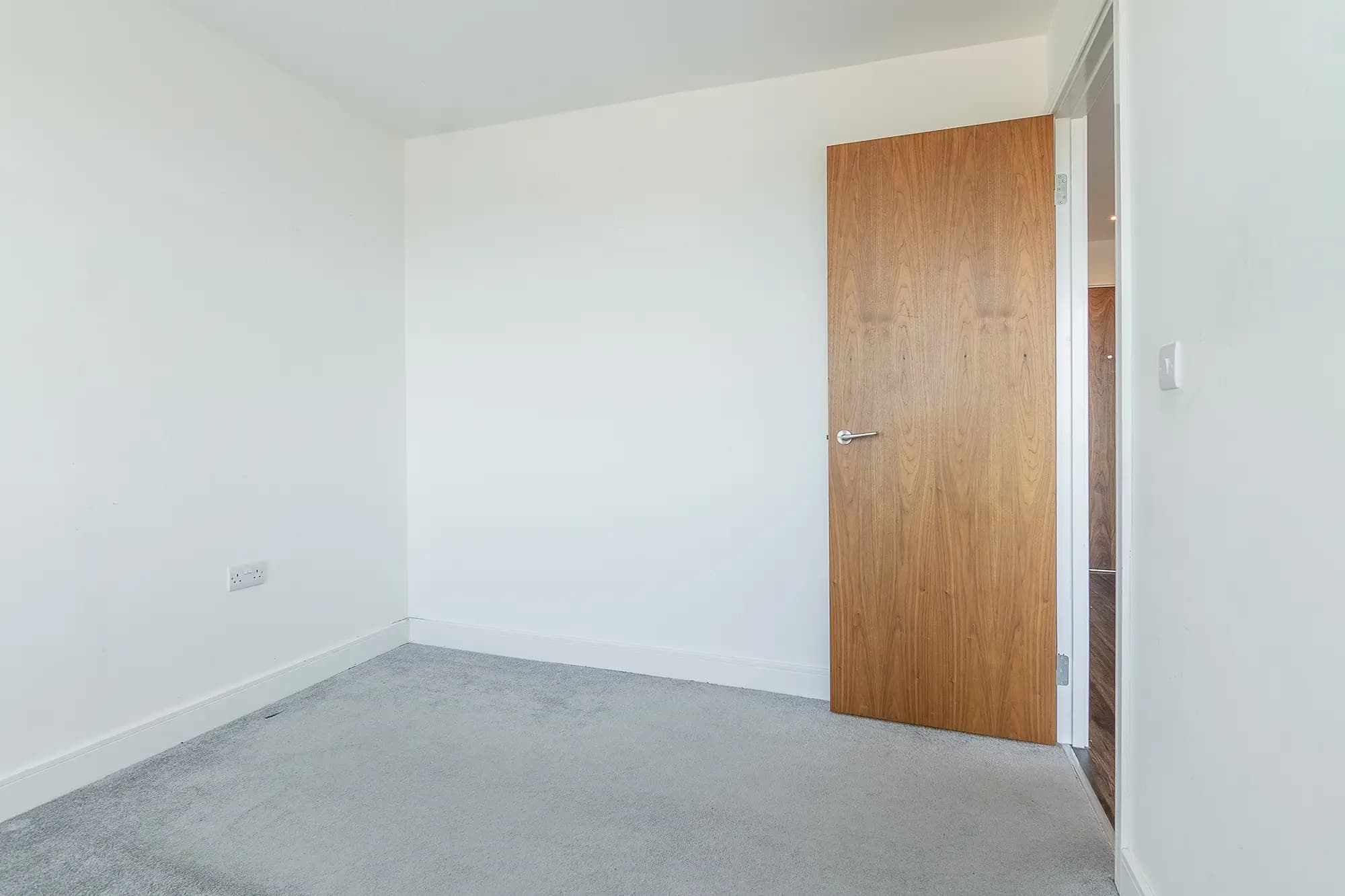 property photo 9 of 13