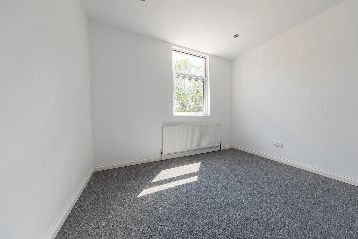 property photo 12 of 25