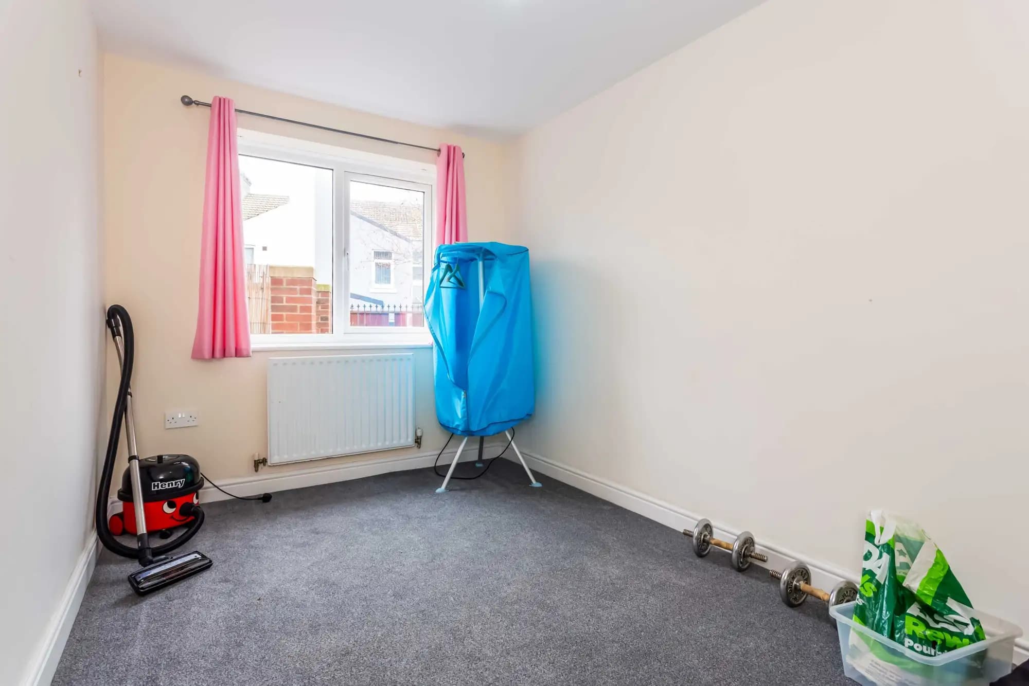 property photo 7 of 9