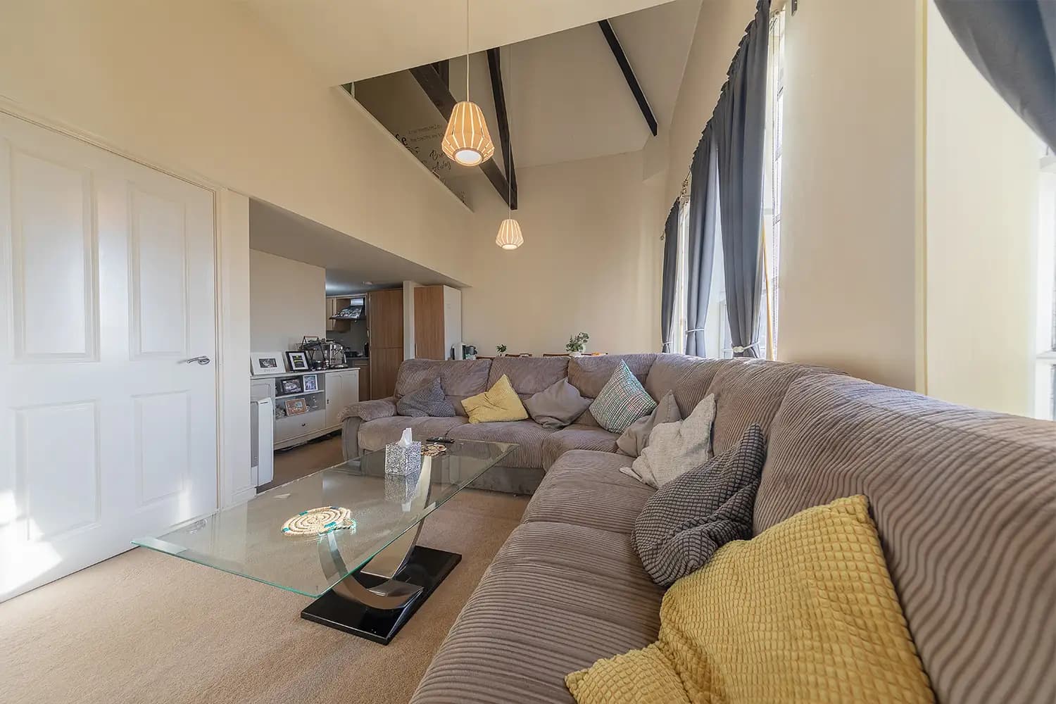 property photo 4 of 25