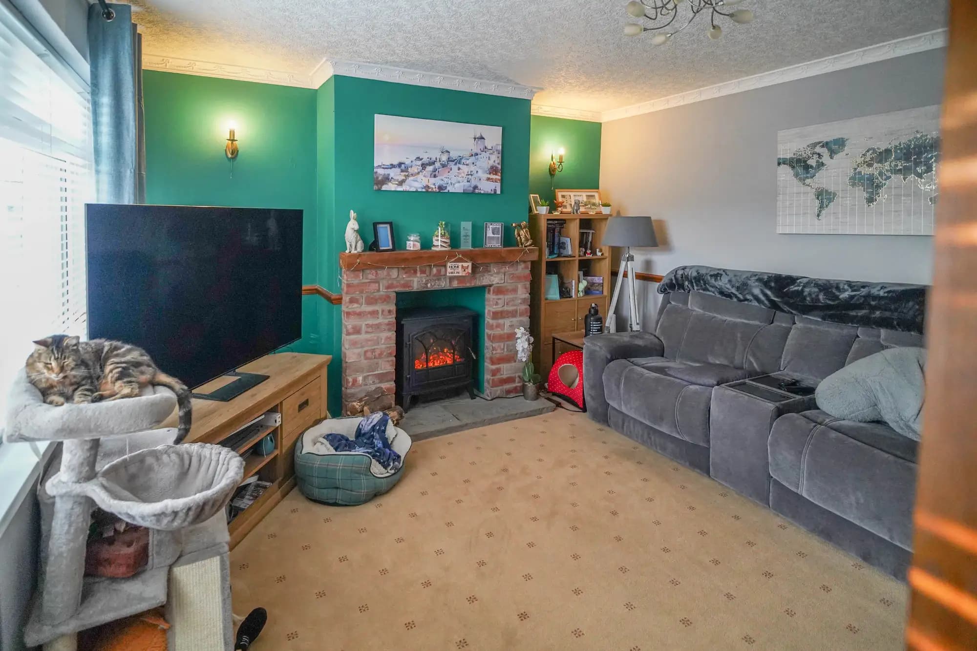 property photo 4 of 30