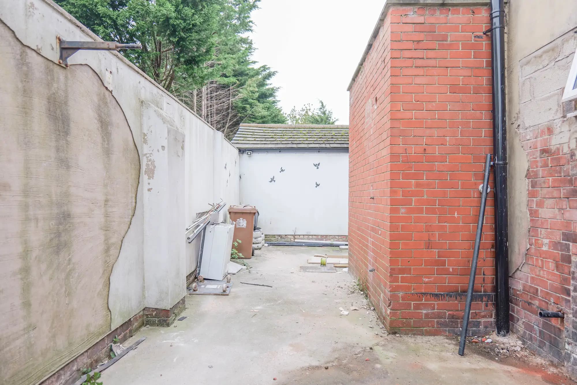 property photo 27 of 30