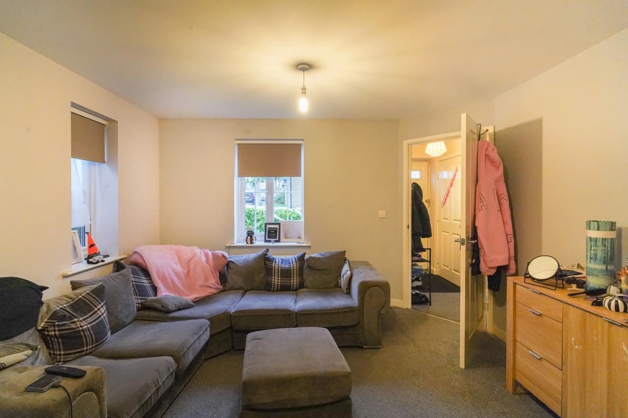 property photo 2 of 25