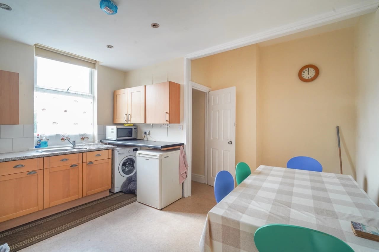 property photo 5 of 19