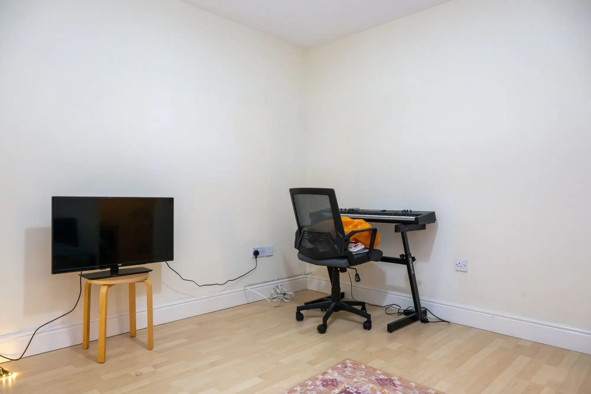 property photo 4 of 17
