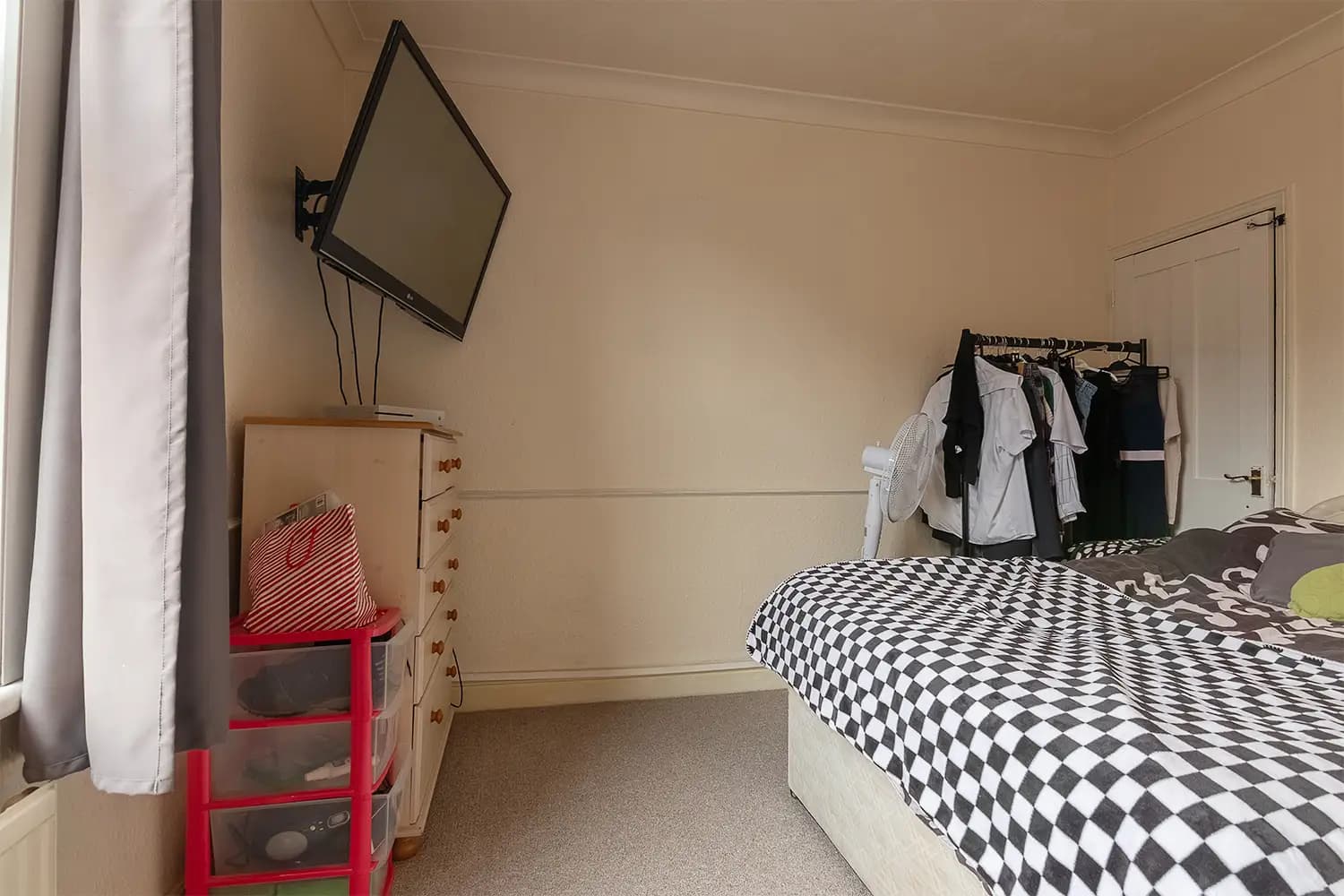 property photo 15 of 25