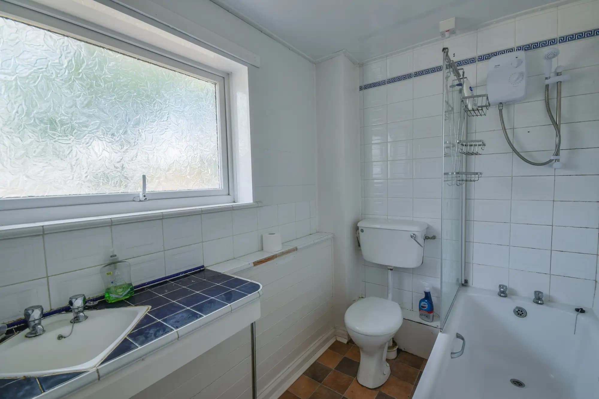 property photo 8 of 18