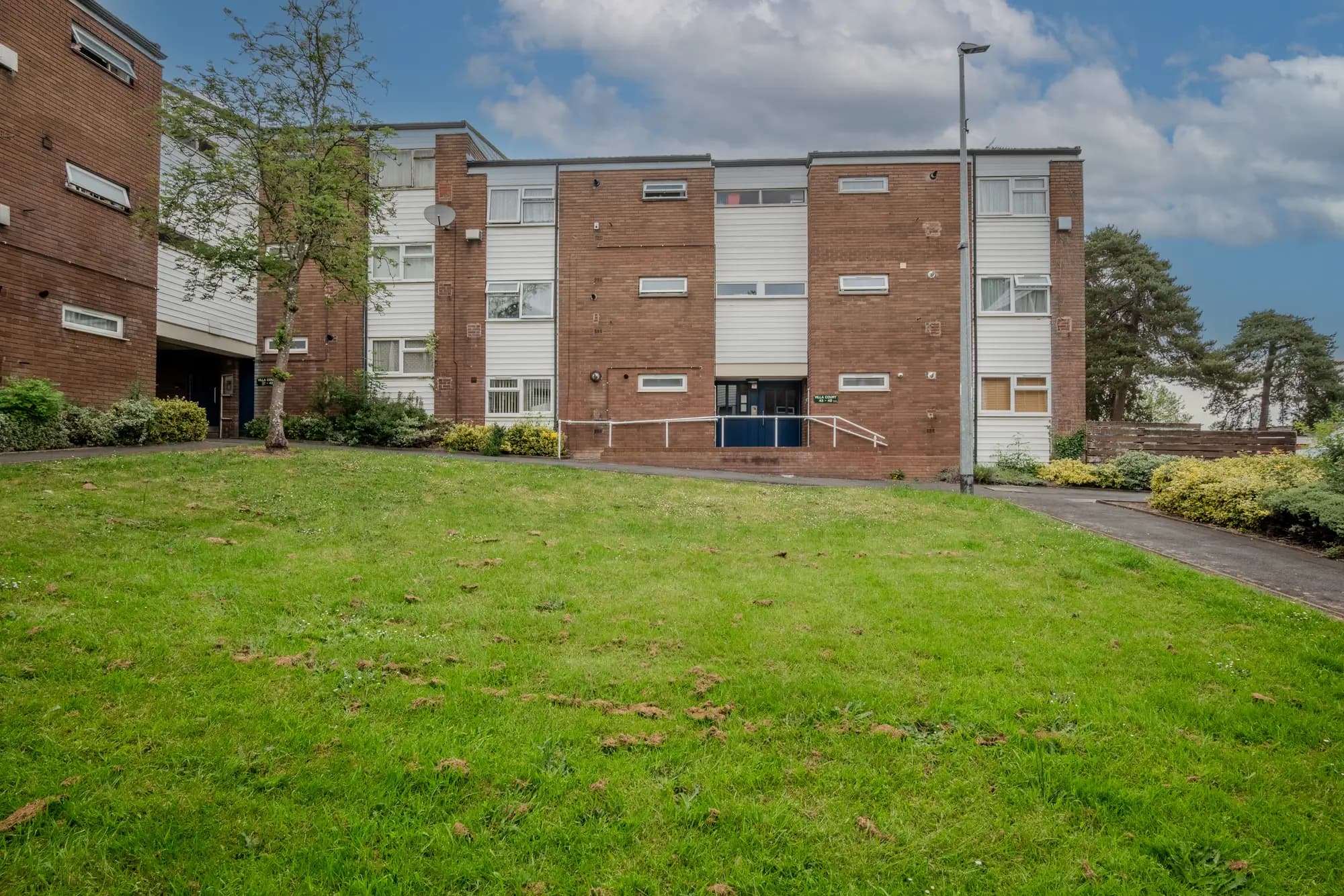 property photo 13 of 16