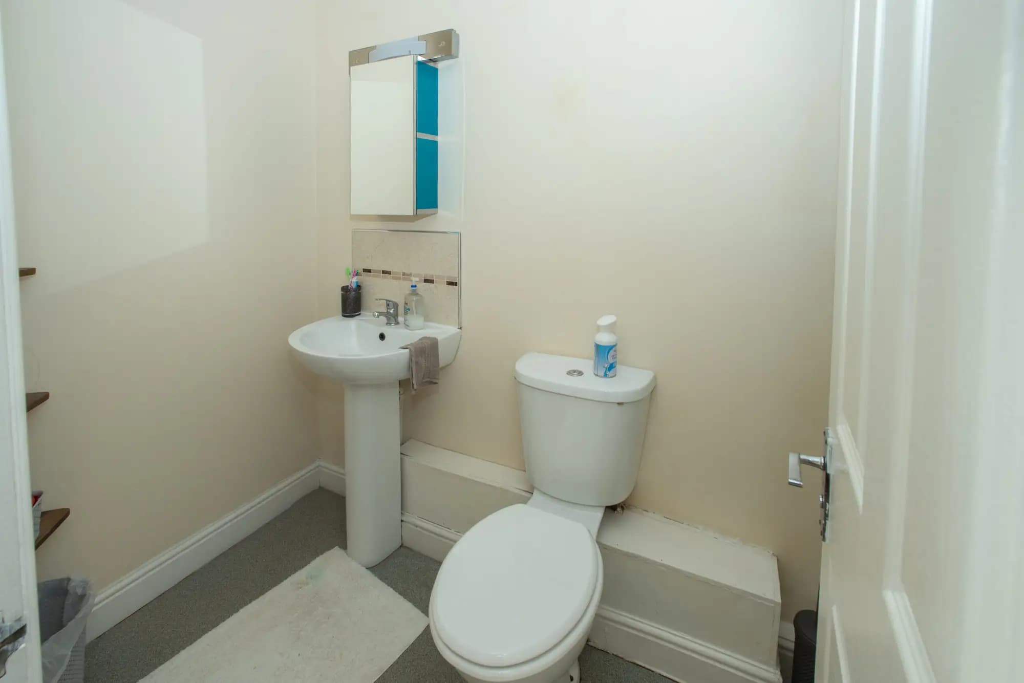 property photo 8 of 14