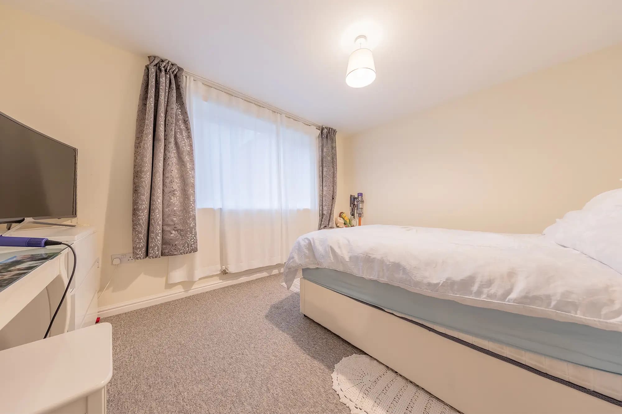 property photo 9 of 11