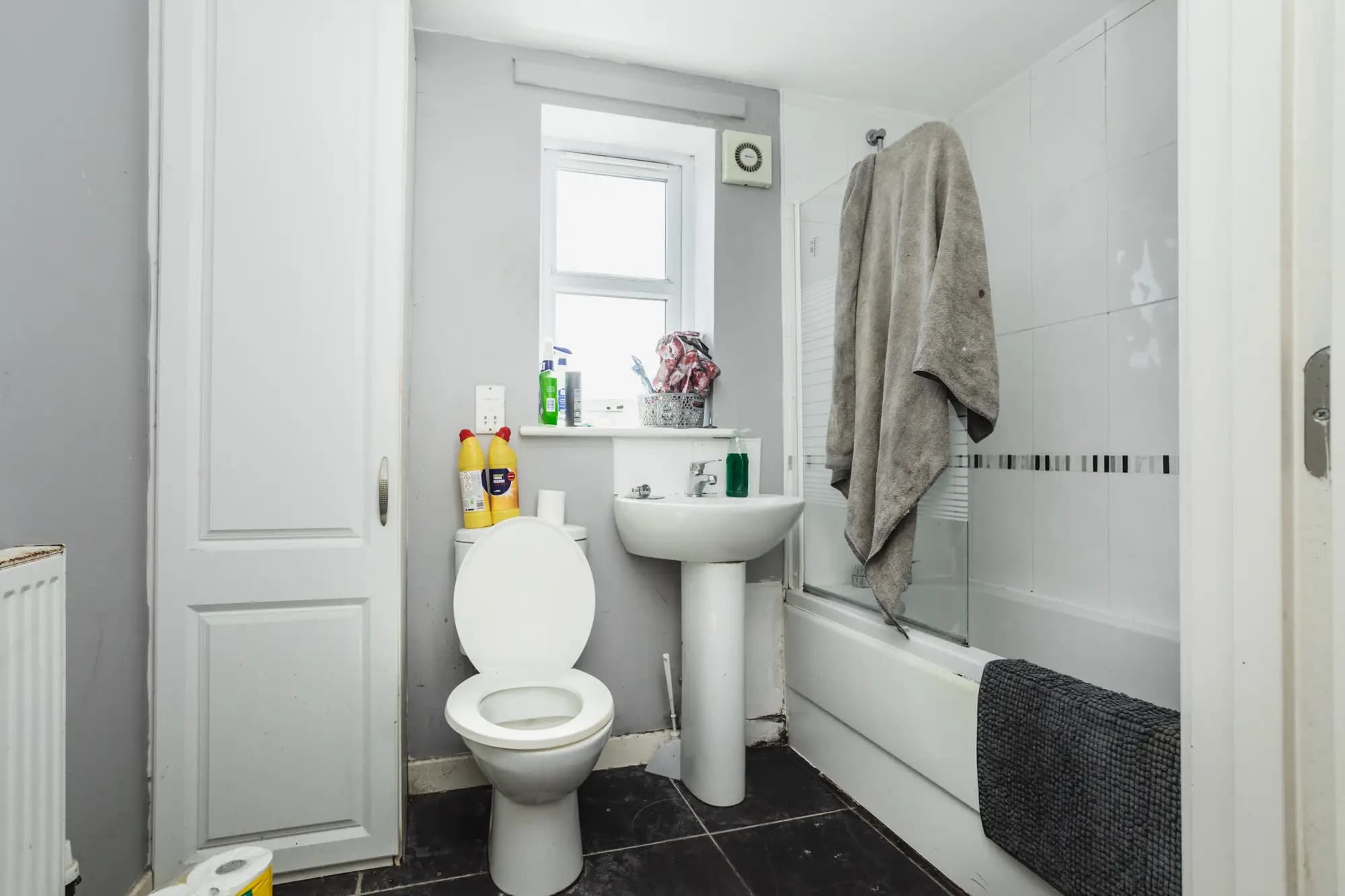 property photo 6 of 19