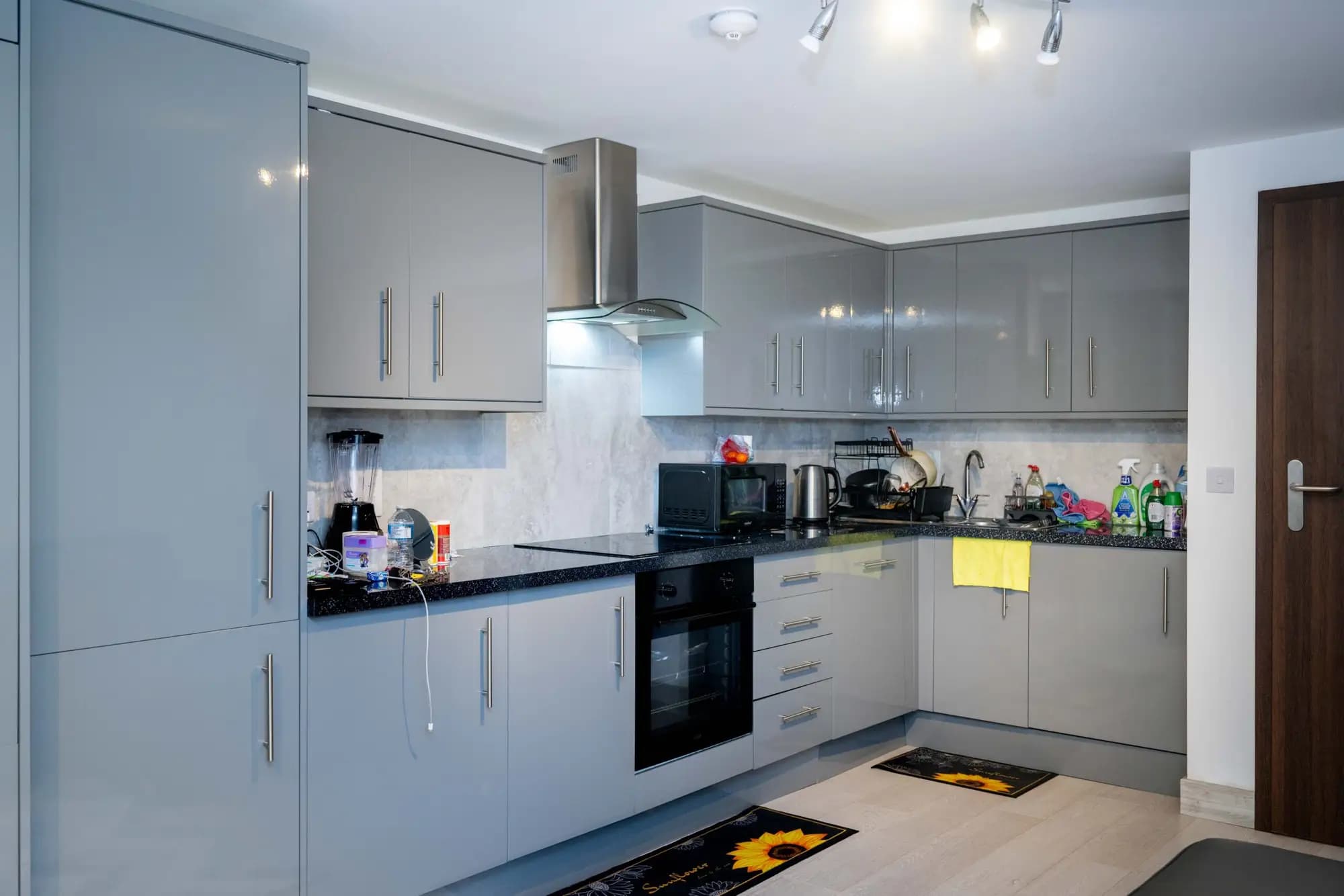 property photo 11 of 38