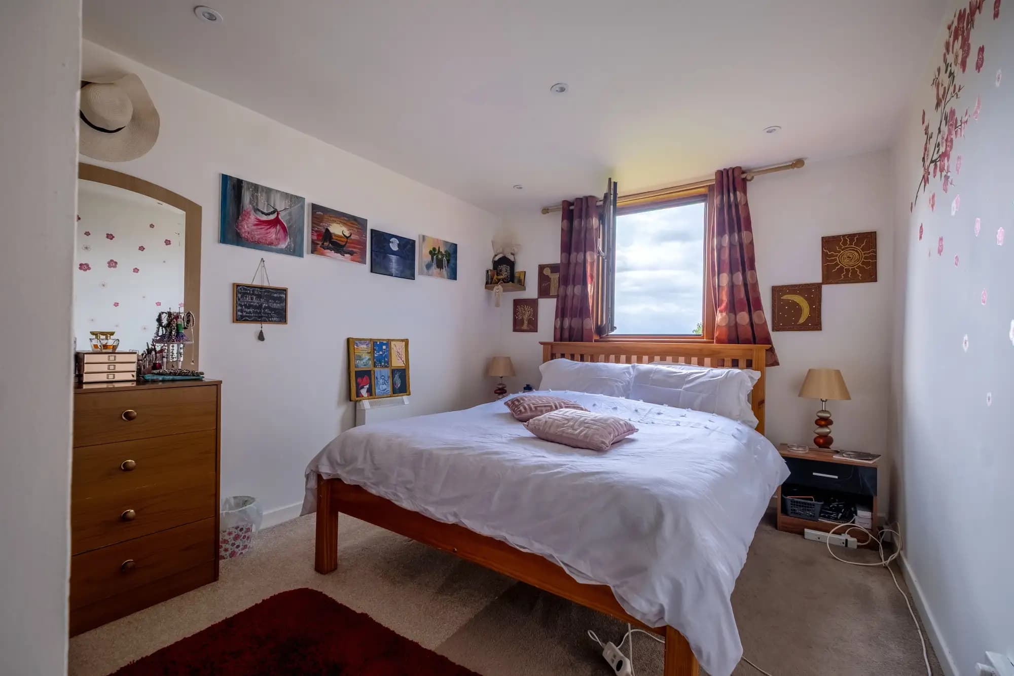 property photo 13 of 30
