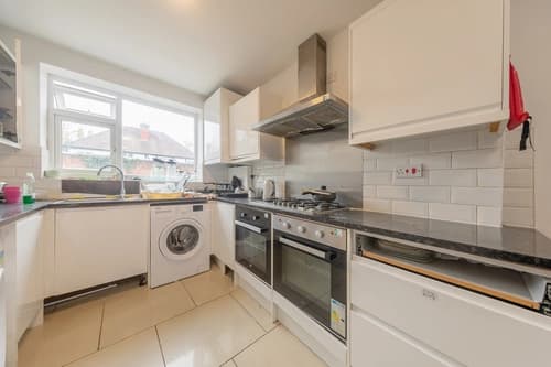 property photo 5 of 17