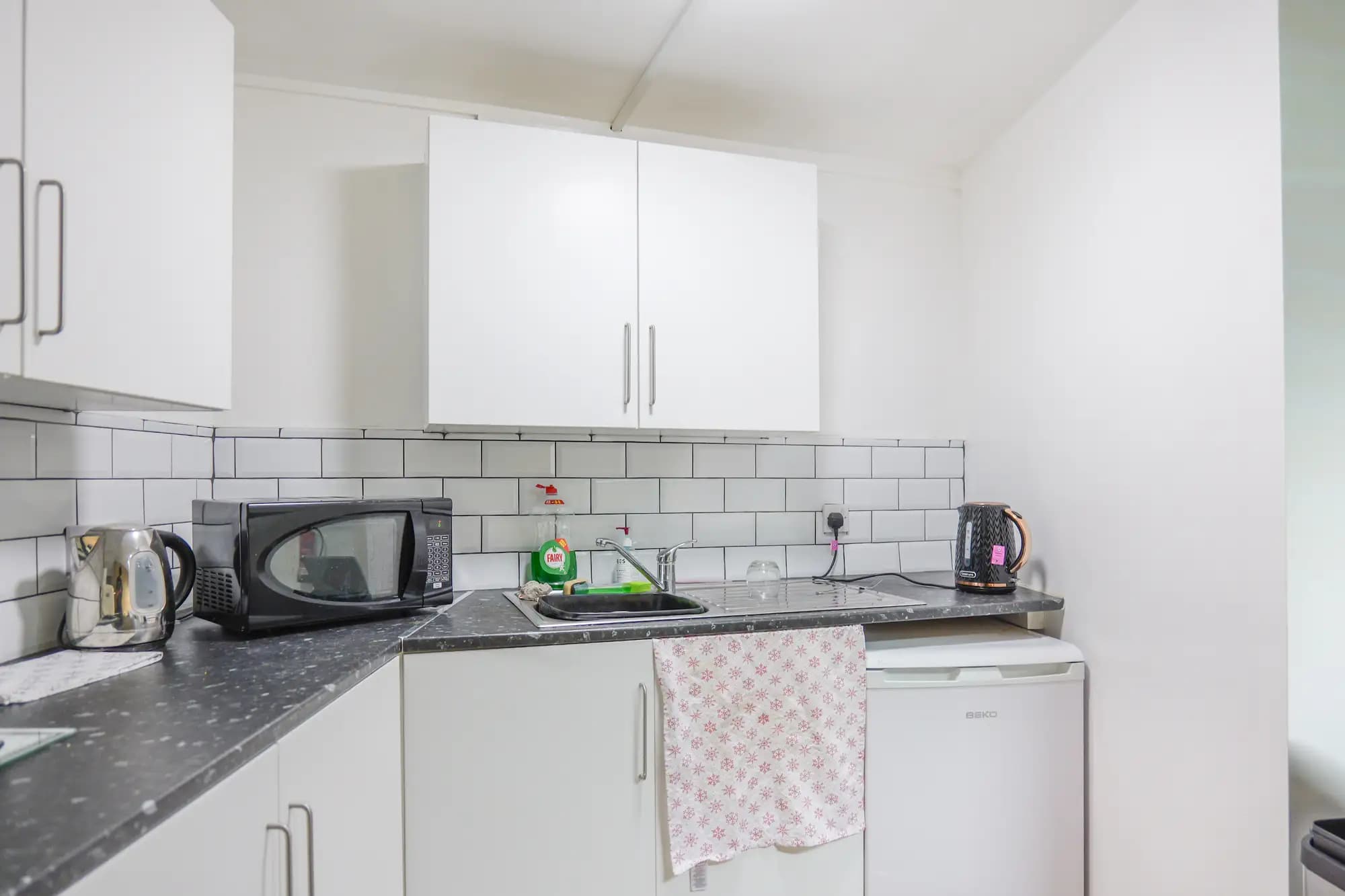 property photo 4 of 28