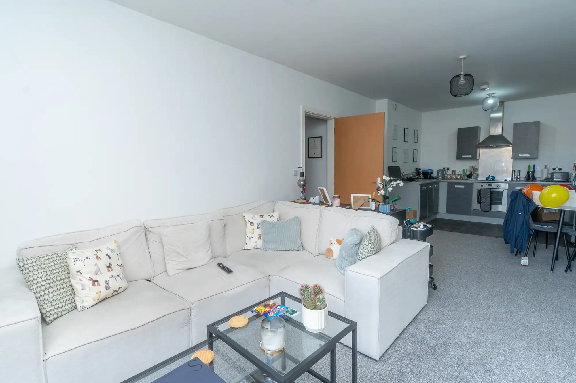 property photo 4 of 20